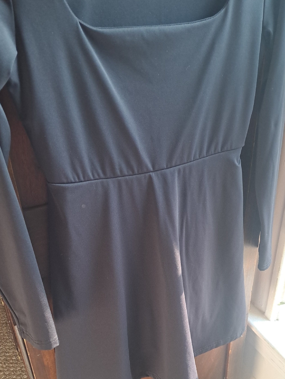 HYZ woman's Size Small Classic Black Long-Sleeve Square Neck Dress - Picture 3 of 4